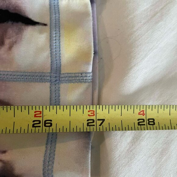 INFINITE PERFORMANCE LEGGING in pastel tie dye print, SIZE MEDIUM with pockets - Picture 7 of 7